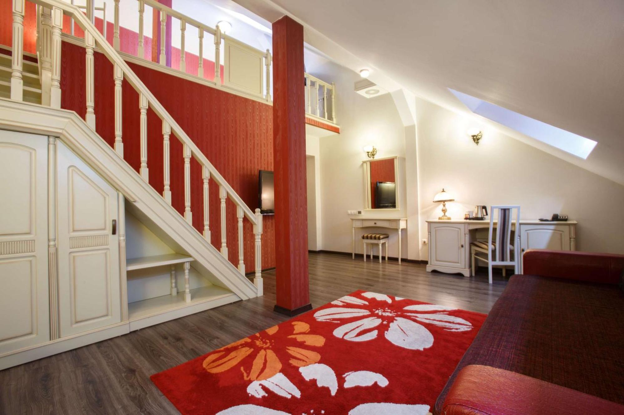 Doubletree By Hilton Hotel Sighisoara - Cavaler Exterior foto